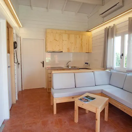 Joan Park 3*